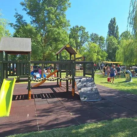 بيت للعطل Sunshine Vendeghaz بالاتونفينيفيس