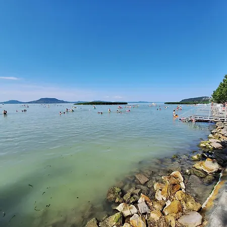 Sunshine Vendeghaz بالاتونفينيفيس