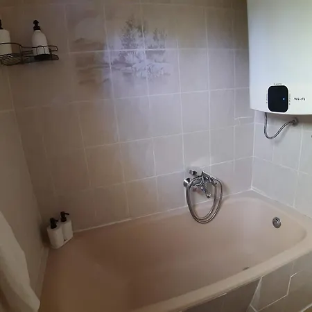 Sunshine Vendeghaz بيت للعطل