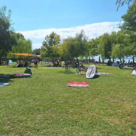 Sunshine Vendeghaz بيت للعطل