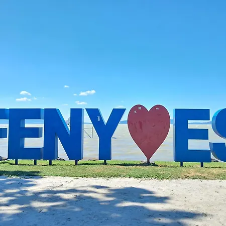 Sunshine Vendeghaz بيت للعطل بالاتونفينيفيس